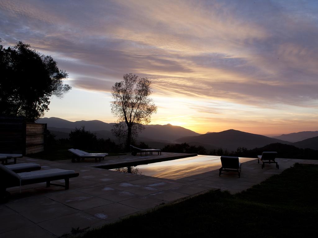 Masia el Puig Guest House La Vall de Bianya Bagian luar foto